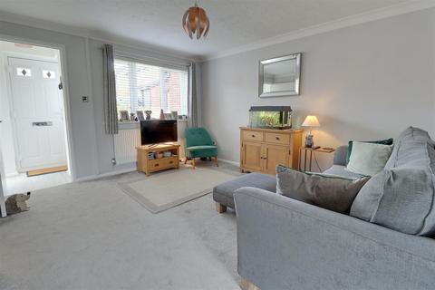 3 bedroom semi-detached house for sale, Birdwood Close, Gloucester, Gloucestershire, G