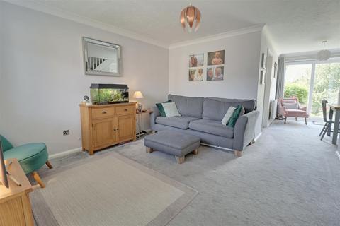 11 Birdwood Close, Abbeymead, Gloucester, GL4 5UF