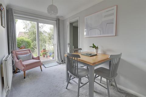 11 Birdwood Close, Abbeymead, Gloucester, GL4 5UF