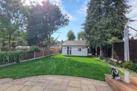 4 bedroom semi-detached bungalow for sale, Brownlea Gardens, Ilford