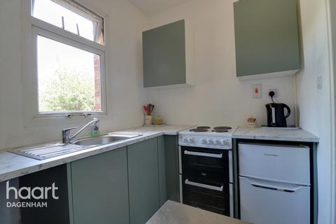 1 bedroom maisonette for sale, Wood Lane, Dagenham