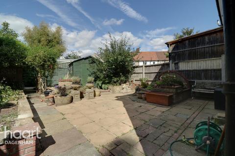 1 bedroom maisonette for sale, Wood Lane, Dagenham