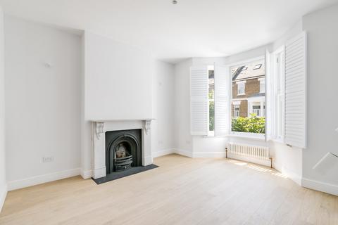 4 bedroom terraced house to rent, Roderick Road, South End Green, London, NW3