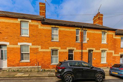 2 bedroom terraced house to rent, Machen Street, Penarth