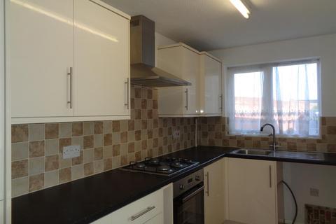 2 bedroom terraced house to rent, St Crispians, Seaford