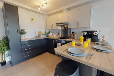 1 bedroom in a flat share to rent, Gold En Suite at Wilmslow Park, 211 Hathersage Road, Rusholme M13