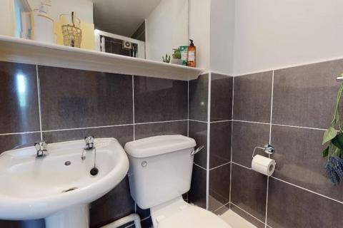 1 bedroom in a flat share to rent, Platinum En Suite at Wilmslow Park, 211 Hathersage Road, Rusholme M13