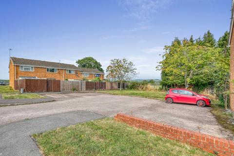 38 Eldorado Close, Studley, B80 7LB