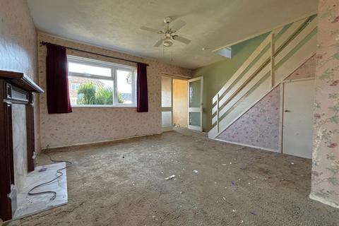 3 Downs View, Peacehaven, BN10 8JE