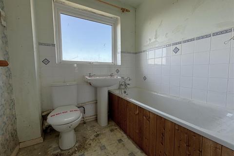 3 Downs View, Peacehaven, BN10 8JE