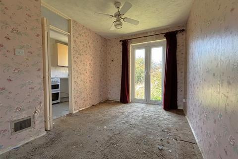 3 Downs View, Peacehaven, BN10 8JE