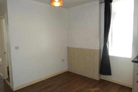 2 bedroom flat to rent, Flat 2 Middleton Road