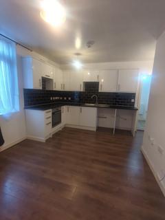 2 bedroom flat to rent, Flat 2 Middleton Road