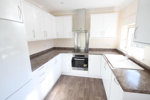 2 bedroom link detached house to rent, West Way Gardens, Croydon, CR0