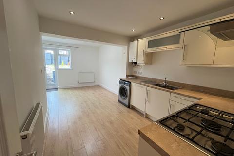 3 bedroom semi-detached house to rent, Nottingham Road, Melton Mowbray LE13