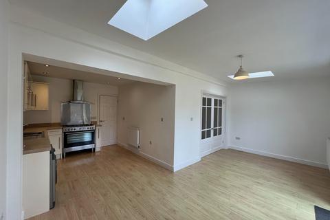 3 bedroom semi-detached house to rent, Nottingham Road, Melton Mowbray LE13