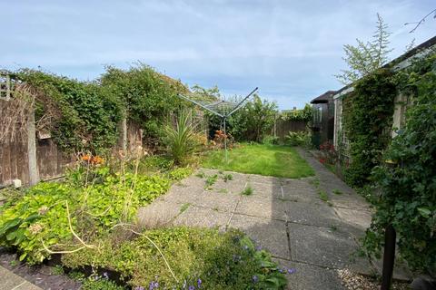 35 Bruce Close, Deal, CT14 9BU