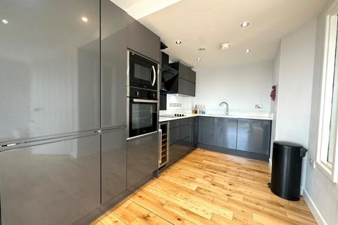 2 bedroom flat to rent, New York Road, Leeds, West Yorkshire, UK, LS2