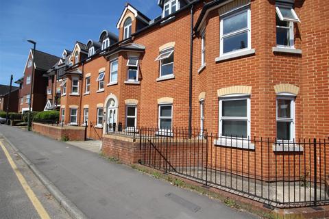 2 bedroom flat to rent, Sydenham Road, Guildford