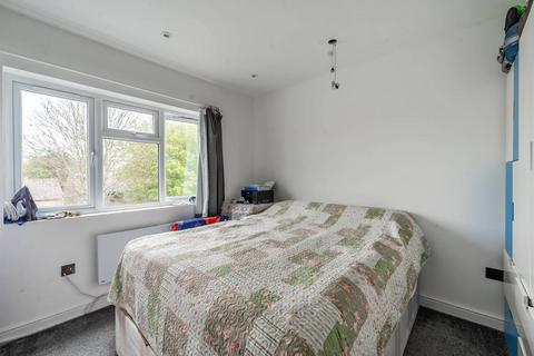 5 bedroom flat to rent, Glenalmond Road, Harrow, HA3