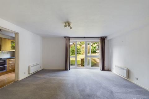 2 bedroom flat for sale, Hartscroft, Linton Glade, Croydon