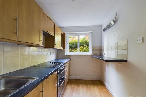 2 bedroom flat for sale, Hartscroft, Linton Glade, Croydon