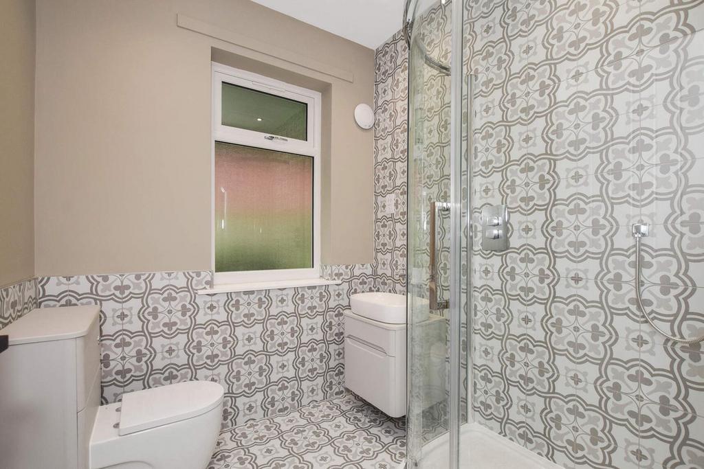 Family shower room