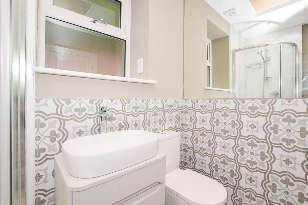 Ensuite shower room