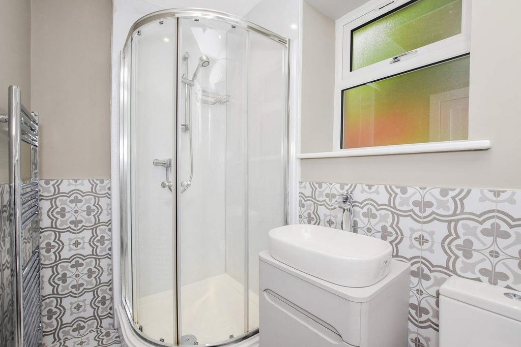 Ensuite shower room