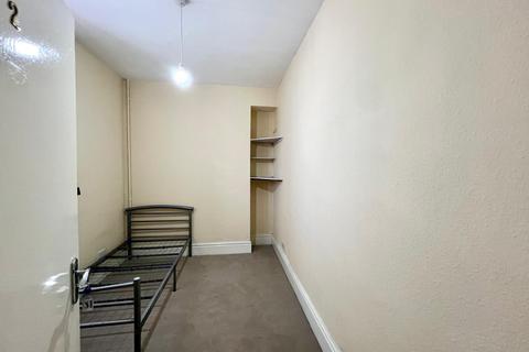 10 bedroom flat to rent, London Road, Hounslow TW3