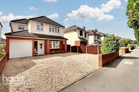 5 bedroom detached house for sale, Avenue Road, Harold Wood