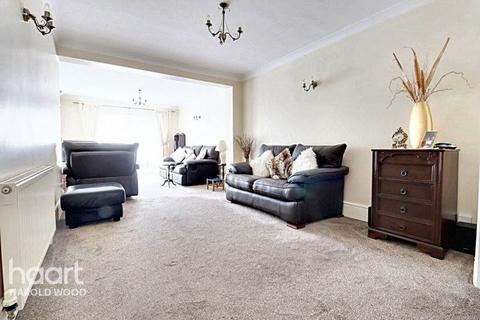 5 bedroom detached house for sale, Avenue Road, Harold Wood