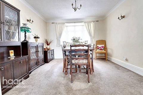 35 Avenue Road, Harold Wood, Romford, RM3 0SS