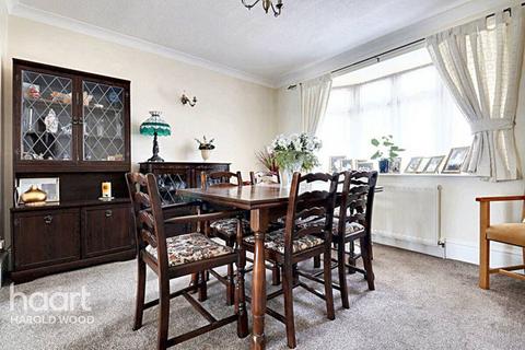 35 Avenue Road, Harold Wood, Romford, RM3 0SS
