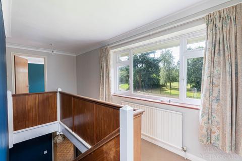 Ewhurst The Mardens, Crawley, RH11 0AQ