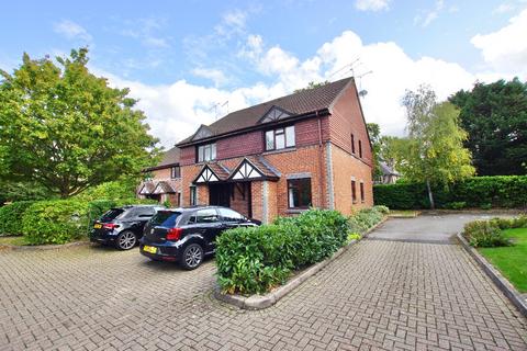 1 bedroom semi-detached house for sale, Tintagel Way, Woking, GU22 7DF