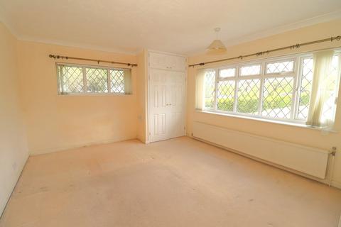 4 bedroom bungalow for sale, Clavering Walk, Cooden, Bexhill on Sea, TN39