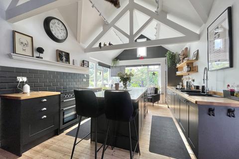 8 The Willows, Shillingford St George, Exeter, EX2 9QS