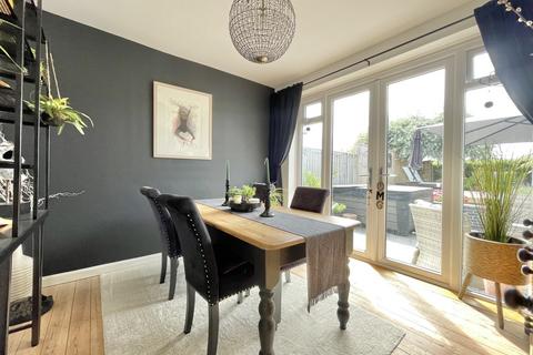 8 The Willows, Shillingford St George, Exeter, EX2 9QS