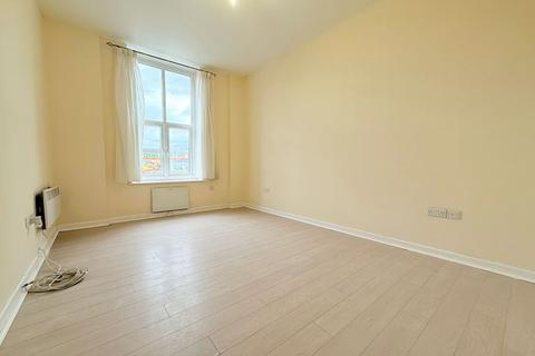 2 bedroom apartment for sale, Station Road, Hayes, Middlesex, UB3