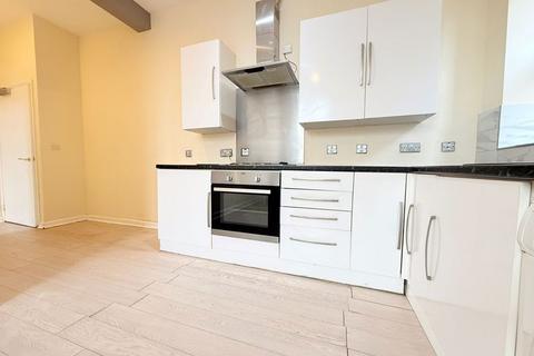 2 bedroom apartment for sale, Station Road, Hayes, Middlesex, UB3