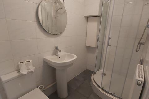 2 bedroom end of terrace house for sale, Hedgemans Road, Dagenham, Essex