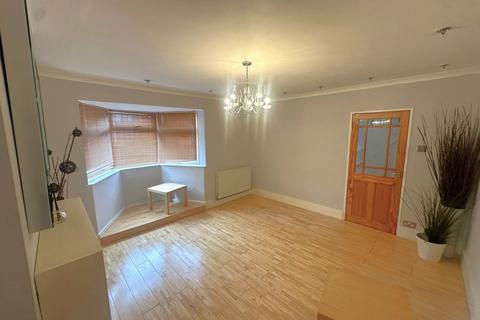 4 bedroom end of terrace house to rent, Watford, WD19