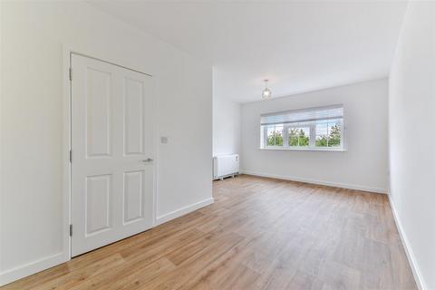 1 bedroom apartment to rent, High Street, Banstead