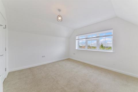 1 bedroom apartment to rent, High Street, Banstead