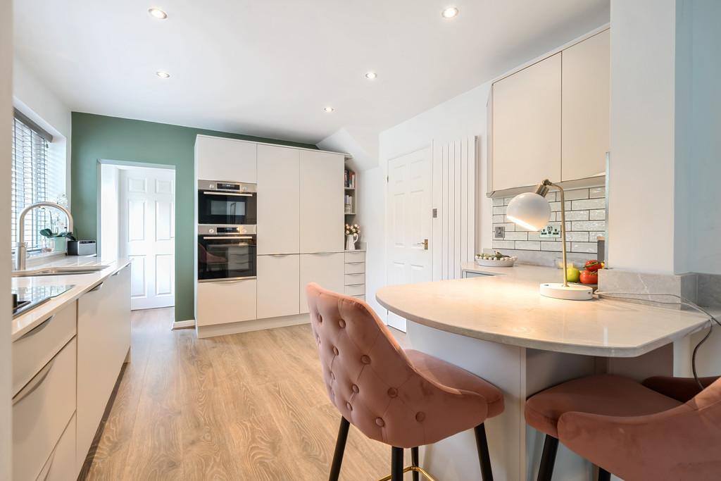 Modern Dining Kitchen