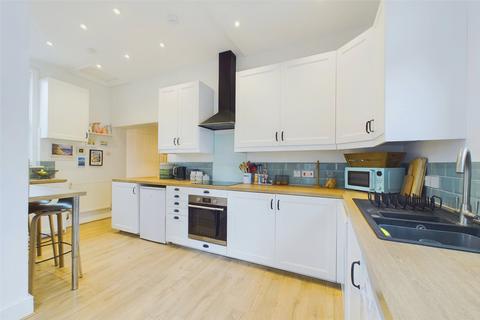 5 Frankston Road, Bournemouth, BH6 5EG