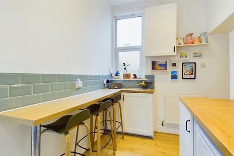 5 Frankston Road, Bournemouth, BH6 5EG