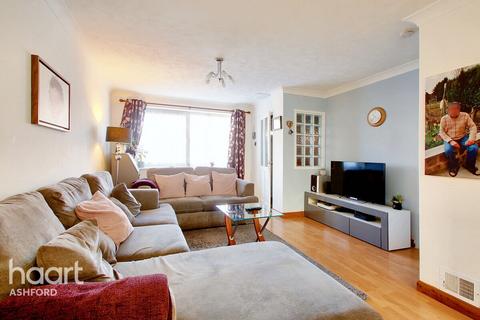 3 bedroom terraced house for sale, Viburnum Close, Ashford