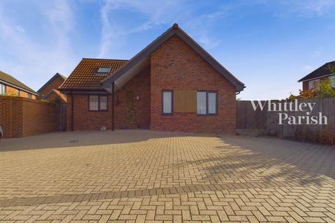 2 bedroom detached bungalow for sale, Trumpeter Rise, Long Stratton, Norwich, NR15 2DY